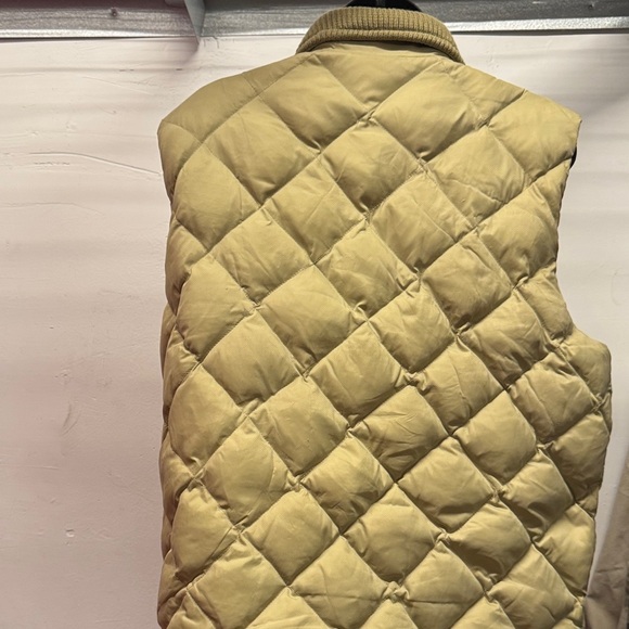 UGG Australia Men's quilted down puffer Beige Vest Size Medium - Picture 5 of 11